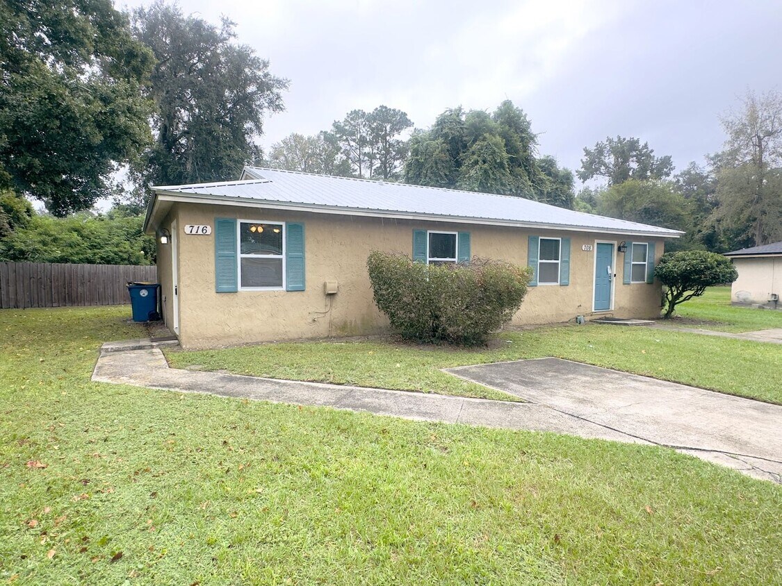 Foto principal - 2Bed/ 1 Bath Apartment Available NOW in Ja...