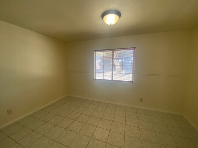 Foto del edificio - Lake Los Angeles 3 bedroom