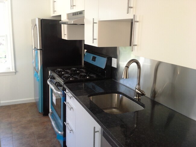Updated kitchen SS appliances/Granite tops - 1132 Mount Vernon St
