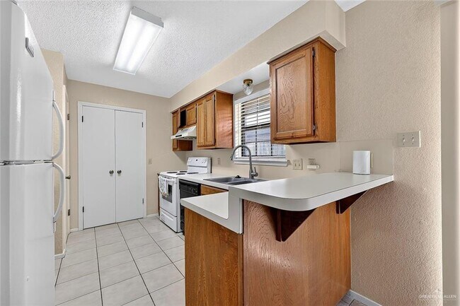 Building Photo - 1602 Avocet Ave W