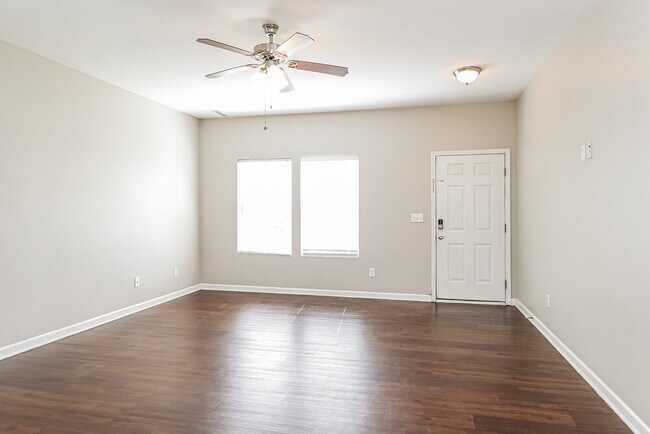 Building Photo - 4828 Abercromby St