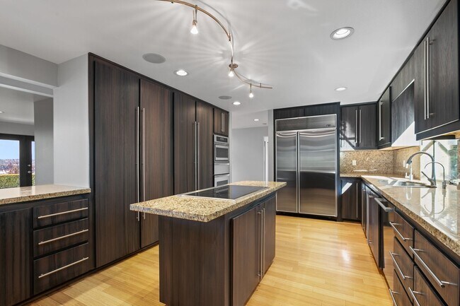Foto del edificio - Luxury Air-Conditioned North Capitol Hill ...