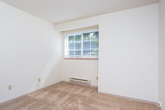 2BR, 2BA - 1030SF - Breckenridge Apartments