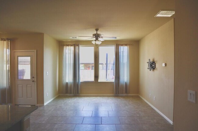 Building Photo - 6621 Hall of Fame Blvd