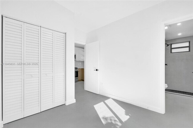 Building Photo - 3040 NW 93rd St