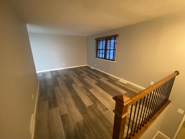 Living room - 408 Lynwood Dr