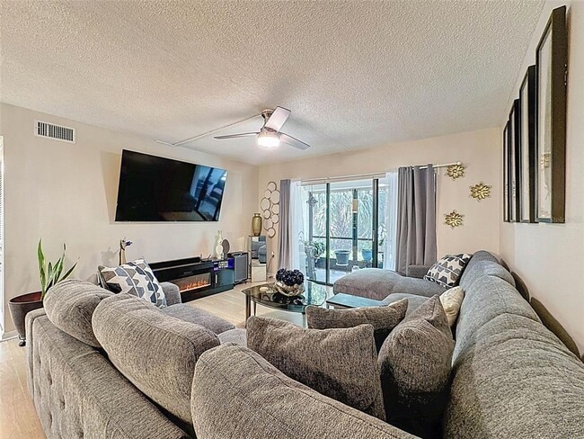 Building Photo - 3188 Lake Pine Way S