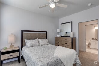 1BR, 1BA - 680SF - New Page West Apartments