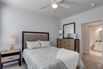 1BR, 1BA - 680SF - The Emerson