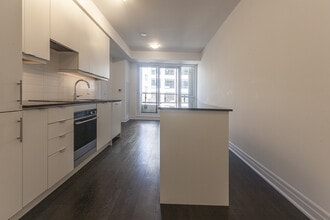 Building Photo - 30 Elm Dr W