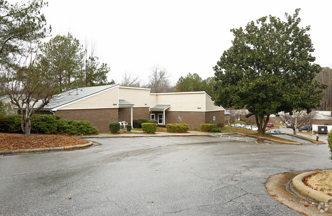 Foto del edificio - Cedar Crest New Life Center