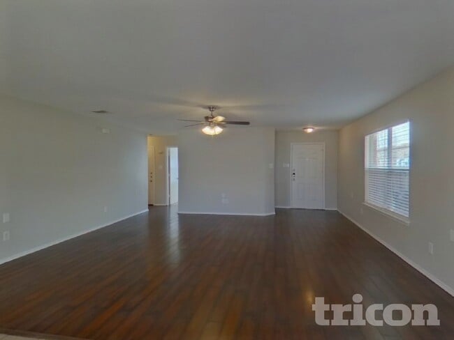 Building Photo - 4845 Leaf Hollow Dr