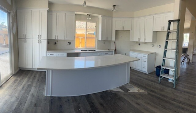 Building Photo - 617 Lee Cir