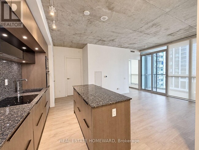 Building Photo - 88 Blue Jays Way