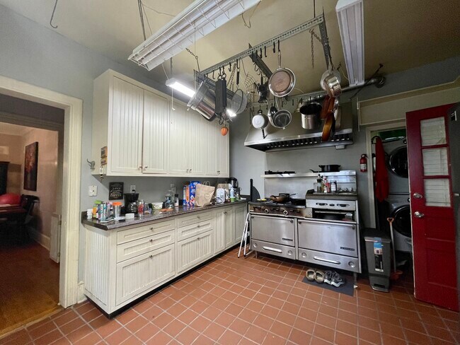 chief kitchen - 41 Greenridge Ave