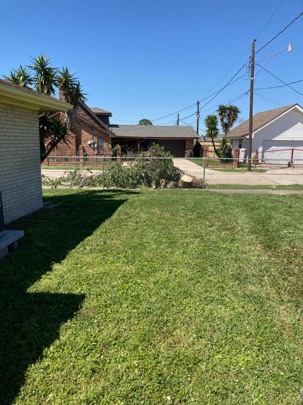 Building Photo - 1601 Dogwood Dr