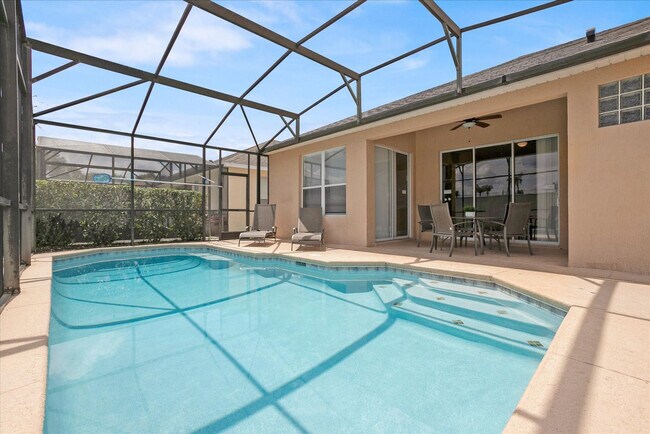 Building Photo - 8190 Fan Palm Way
