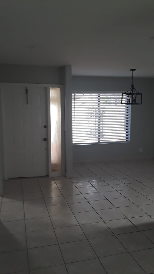 Front Entrance/Dining Room - 16808 Patio Village Ln