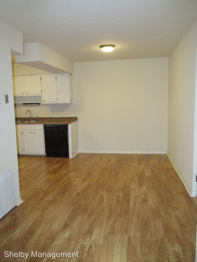 Primary Photo - 5006 Dierker Rd