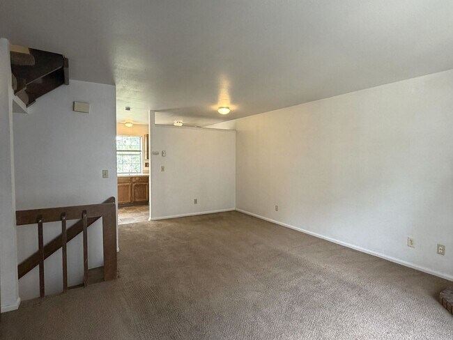 Building Photo - 2828 Silverplume Dr