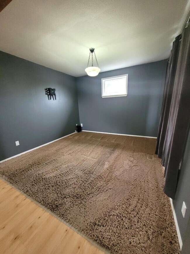 Photo du bâtiment - 3 bedroom in Prince Rupert BC V8J 1Y1