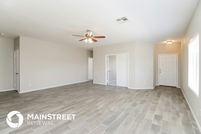 Foto del edificio - 16236 W Adams St