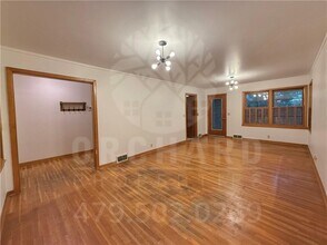 Building Photo - 1549 W Markham Rd