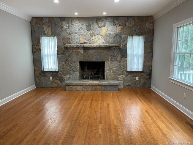 Building Photo - 154 Minivale Rd