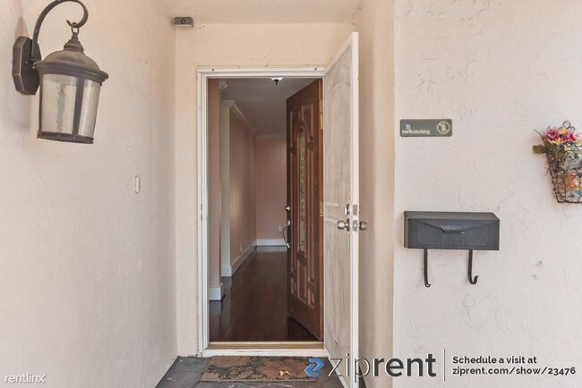 Building Photo - 3 br, 1 bath House - 1656 Messina Dr, San ...