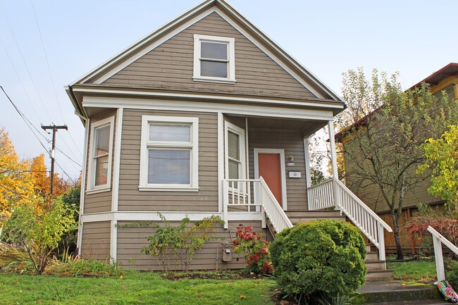 Building Photo - North Williams/Alberta St- Adorable 2 Bedr...