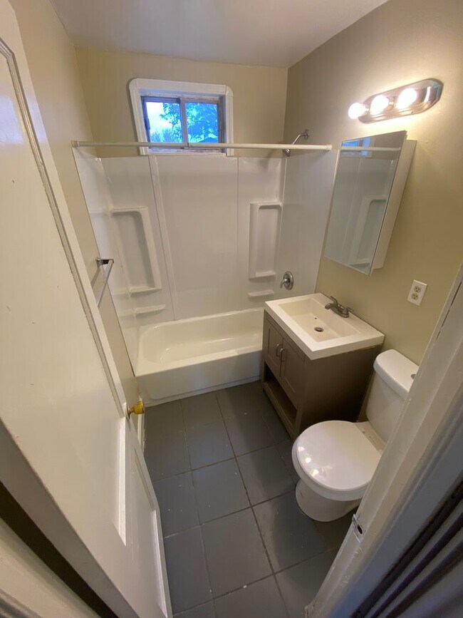 Foto del edificio - 11705 Mc Gowan Ave