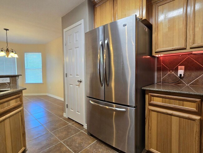 Foto del edificio - RENT REDUCTION & NEW IN MANAGEMENT - AVAIL...