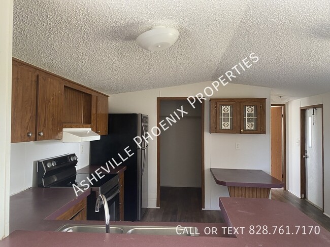 Foto del edificio - 35 Albert Warren Rd