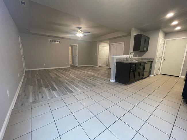 Building Photo - Hard to Find! 4 bedroom, 2 bath home in  W...