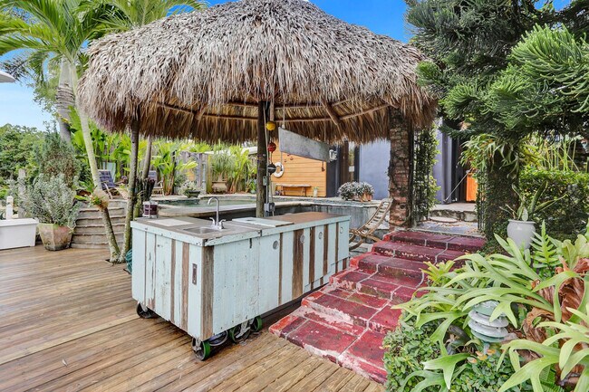 Foto del edificio - 1613 SW 5th Ct