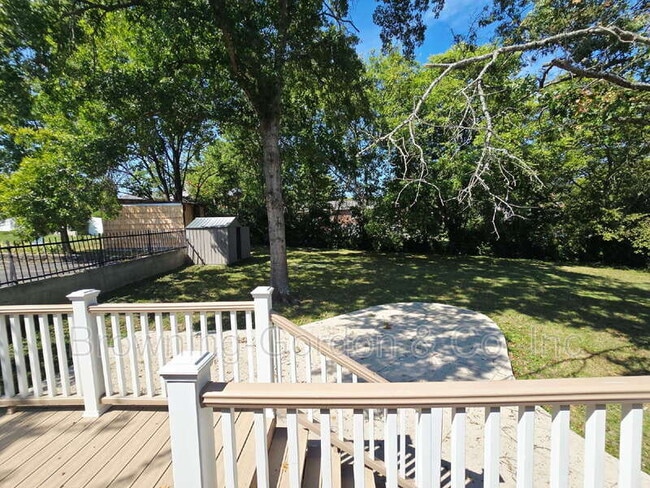 Building Photo - 927 Neuhoff Ln
