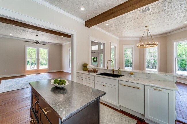 Foto del edificio - 1006 West St