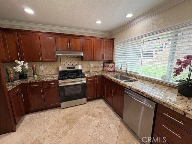 Foto del edificio - 24177 Willow Creek Rd