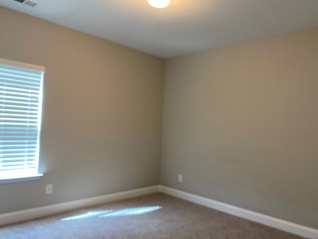 Building Photo - 1542 Holton Rd