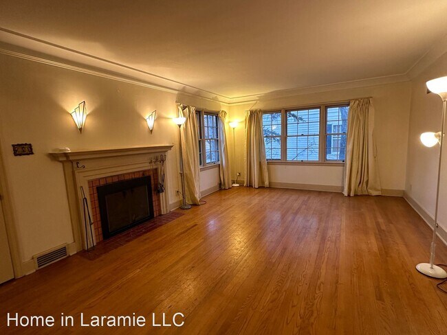 Building Photo - 2 br, 2 bath House - 1400 Grand Ave