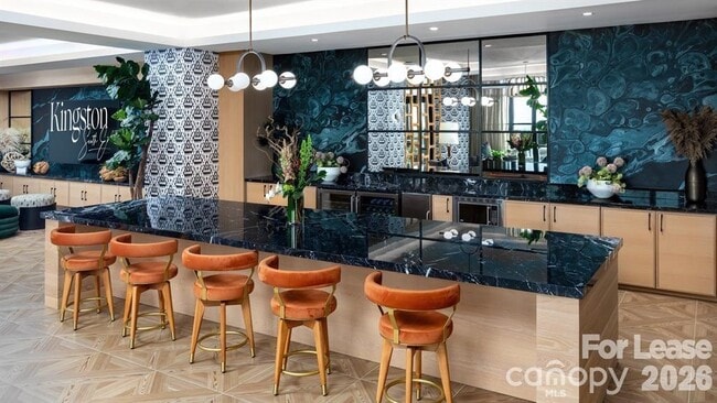 Foto del edificio - 124 E Kingston Ave