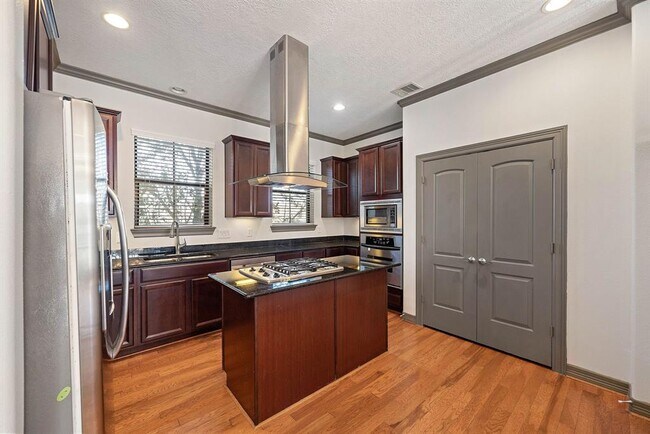 Building Photo - 10626 Clearview Villa Pl