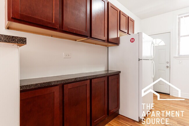 Foto del edificio - 812 W Waveland Ave