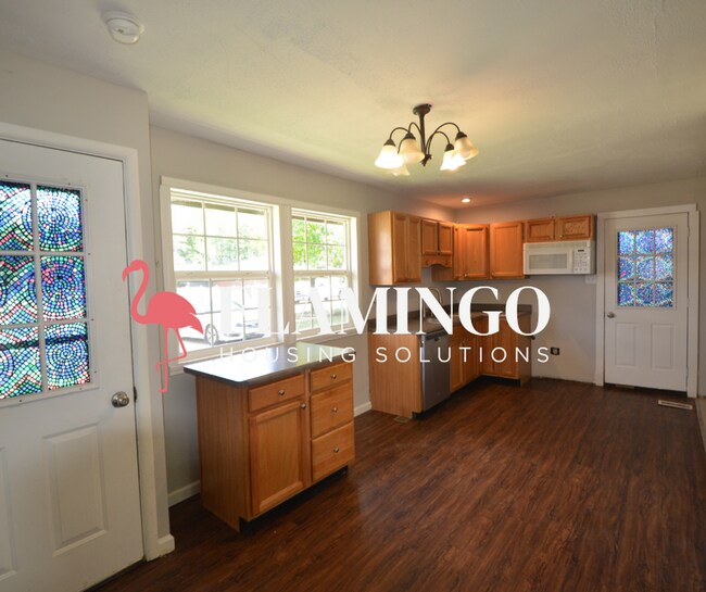 Foto del edificio - Updated 3-Bedroom Home with Central Air in...