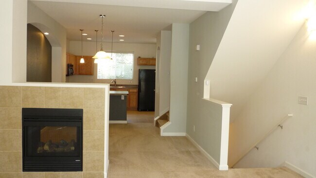 Building Photo - Gorgeous Townhome!!! - MUST SEE!!!!