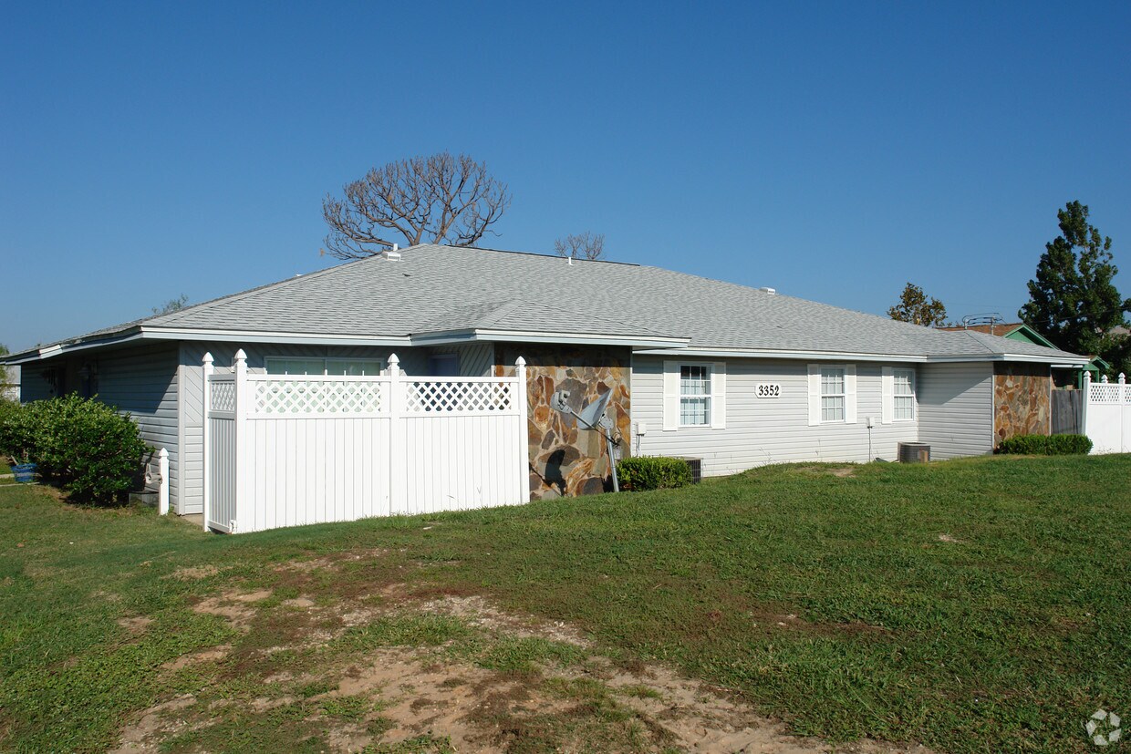 3352 Green Briar Cir, Gulf Breeze, FL 32563 Apartments in Gulf Breeze