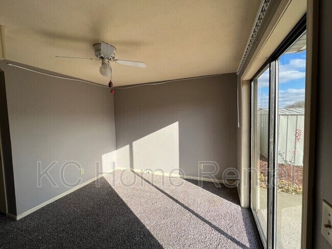 Foto del edificio - 443 Lee Dr