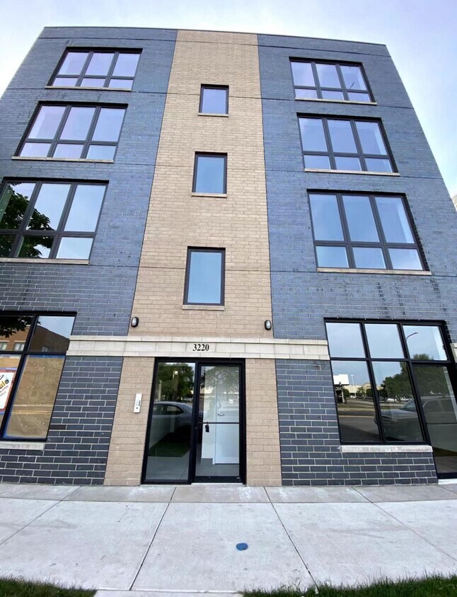 Primary Photo - 3220 S Ashland Ave