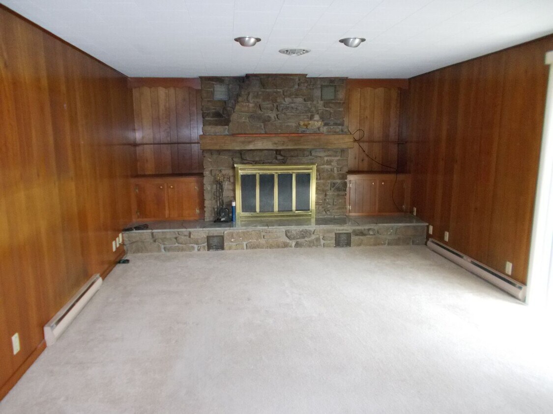 3589 Chester Blvd, Richmond, IN 47374 - House Rental in