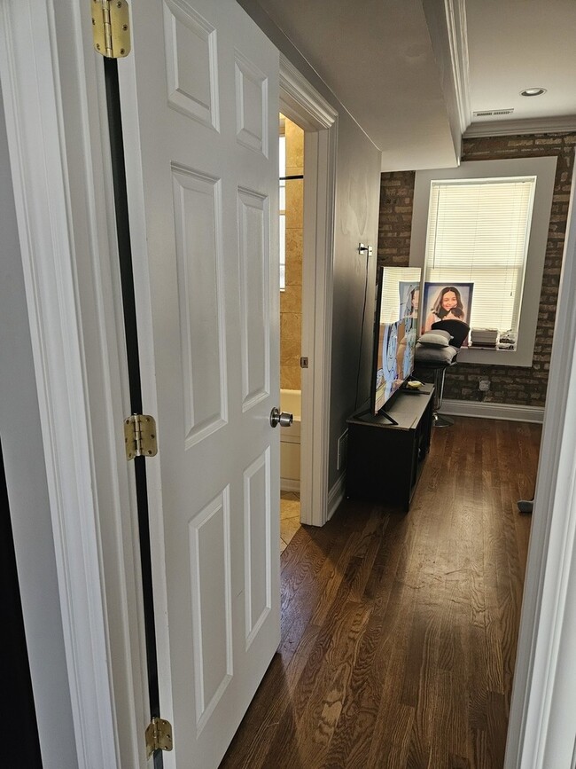 Foto del edificio - 6503 N Mozart St